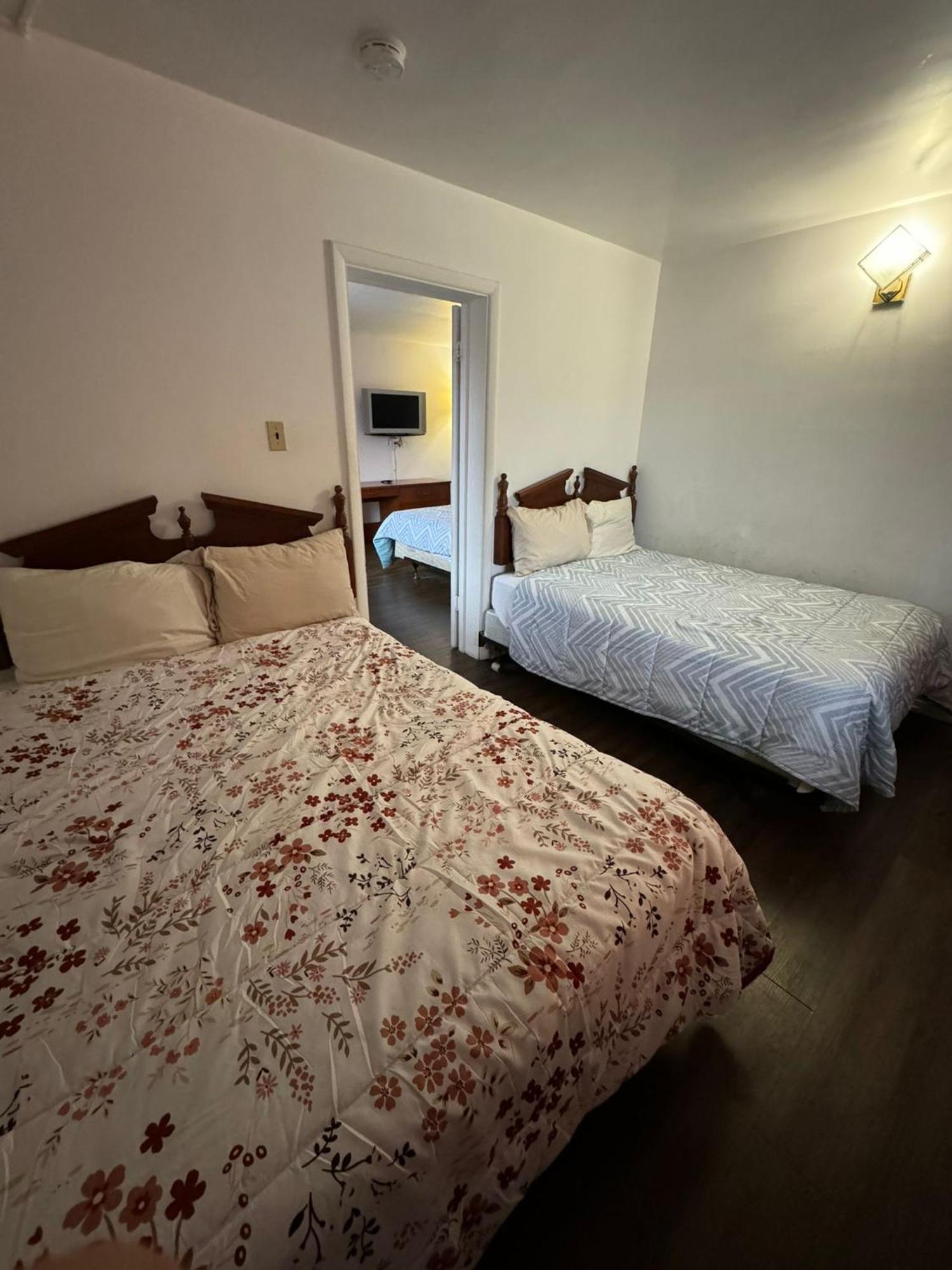 6267 Persepolis Inn Niagarawatervallen Buitenkant foto