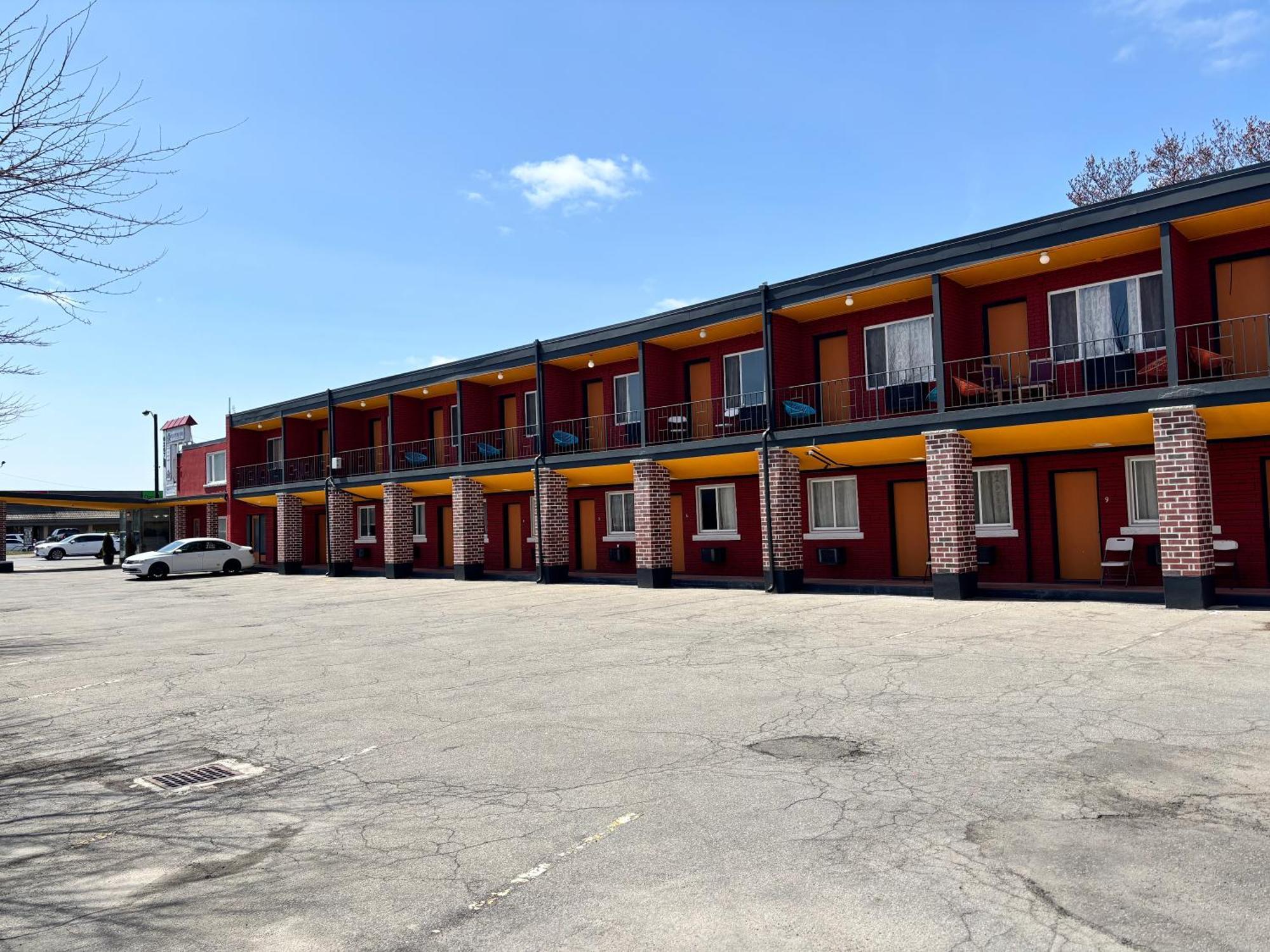 6267 Persepolis Inn Niagarawatervallen Buitenkant foto