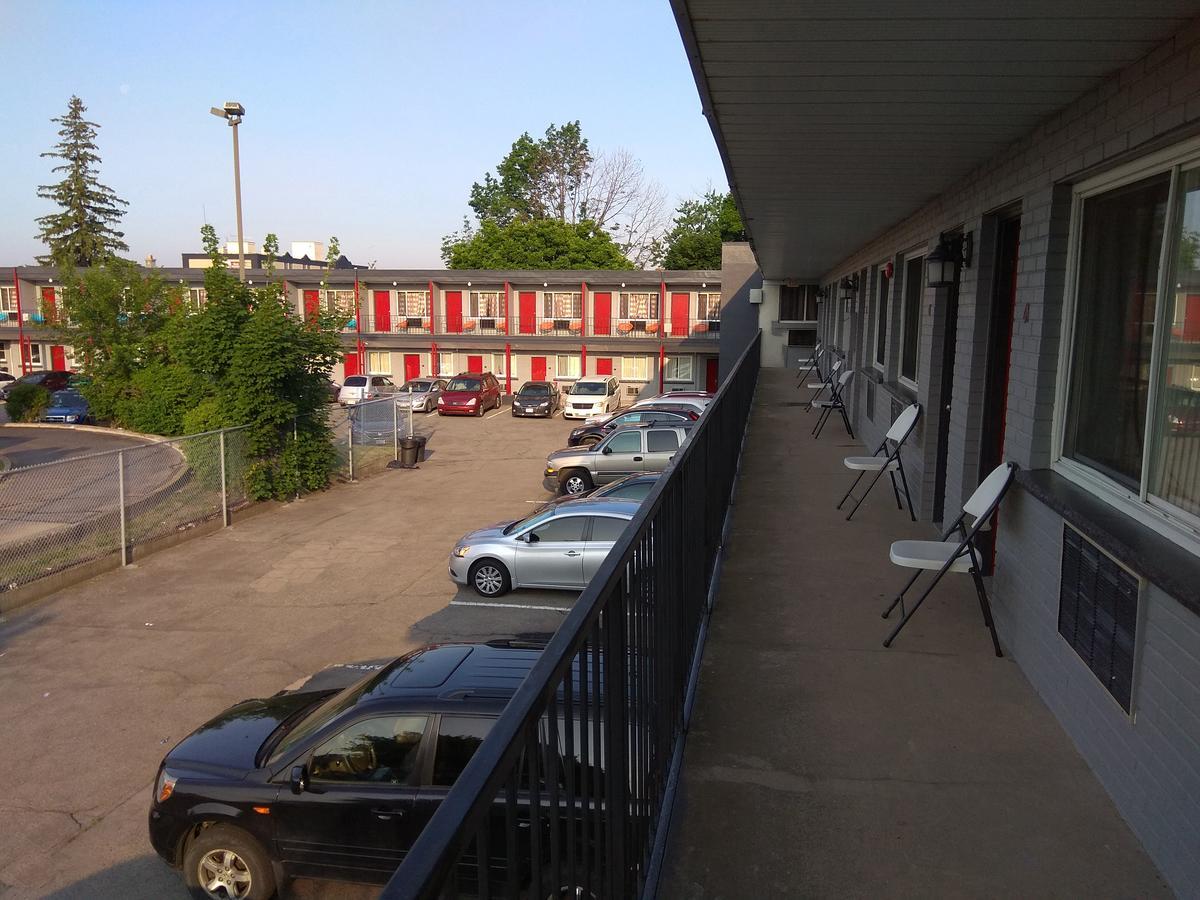 6267 Persepolis Inn Niagarawatervallen Buitenkant foto