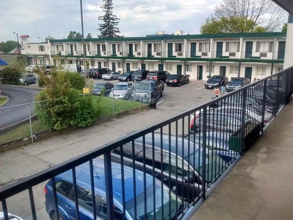 6267 Persepolis Inn Niagarawatervallen Buitenkant foto